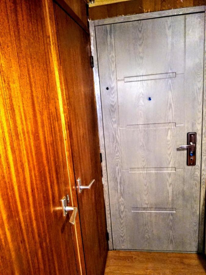 Two Rooms Rustic House - Self Check-In Bucharest Exterior photo